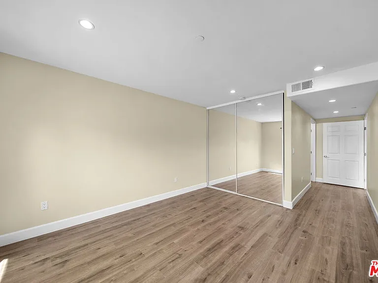 5315 Bellingham Ave #204 — Photo 22