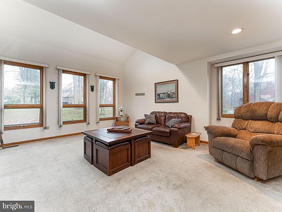 4th image of 1537 Red Rock Dr