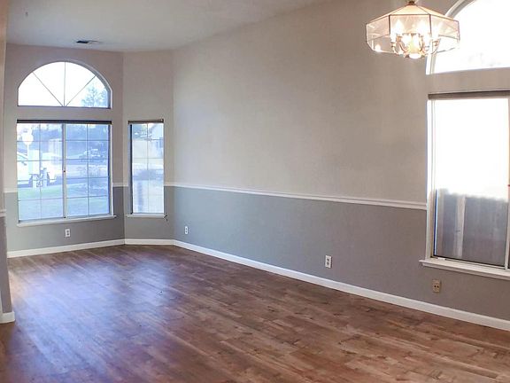 2nd image of 6412 Emerald Dr