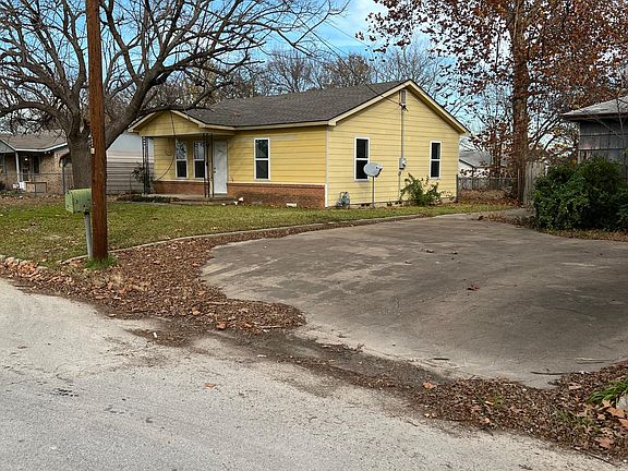 2nd image of 2002 Throckmorton St