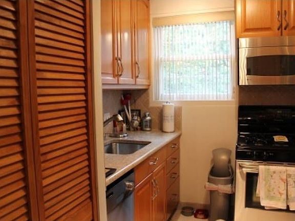Kitchen w/ W/D Closet