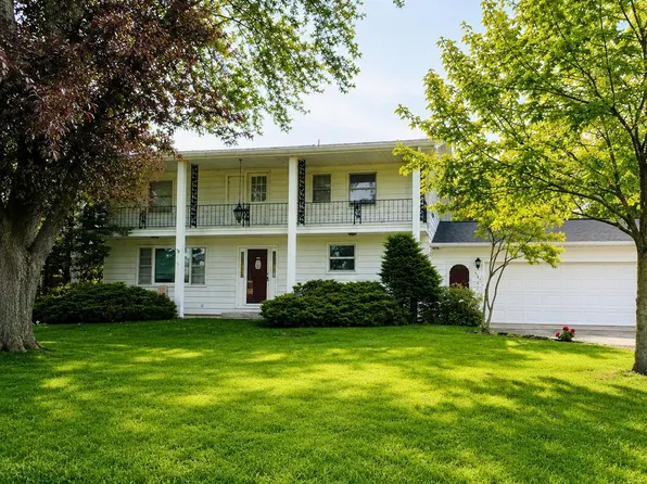 1590 Elizabeth Ln, Essexville, MI 48732