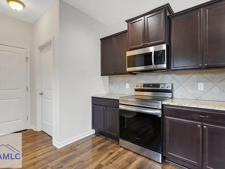 64 Brandonwood Rd — Photo 15