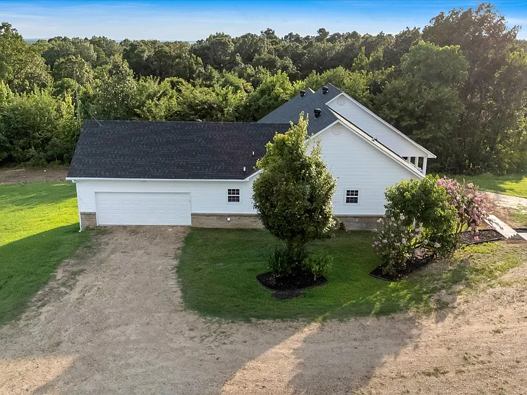 90 County Road 378 — Photo 5