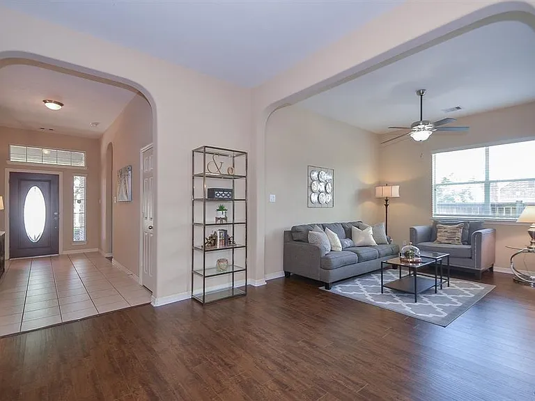 4107 Elk Bluff Ln — Photo 6