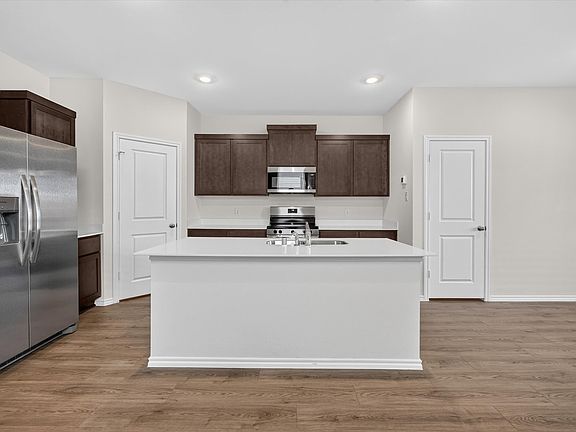 5th image of 6208 Silver Maple Way