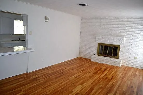 Building Photo - 2528 Saint Francis Ave
