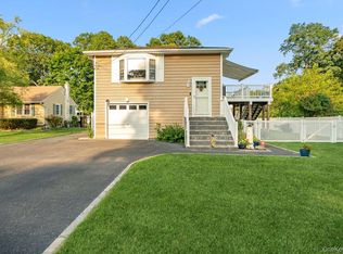 107 Avenue A, Holbrook, NY 11741