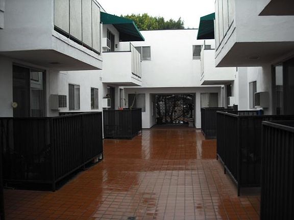 2nd image of 7540 Fountain Ave APT 2