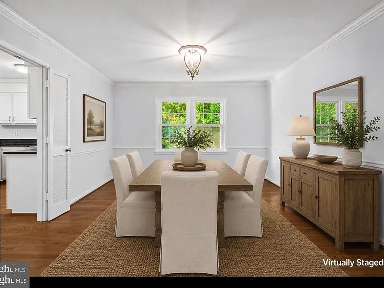 25 Whittingham Cir — Photo 11