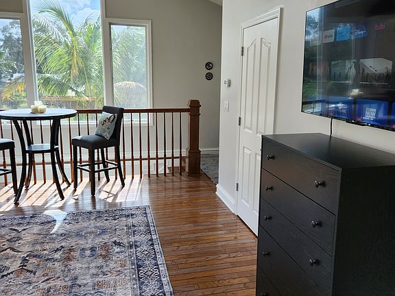 4th image of 1710 Linhart Ave #A