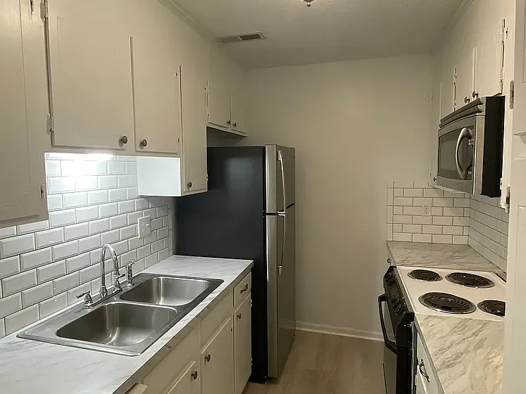 921 Nottingham Dr #13 — Photo 12