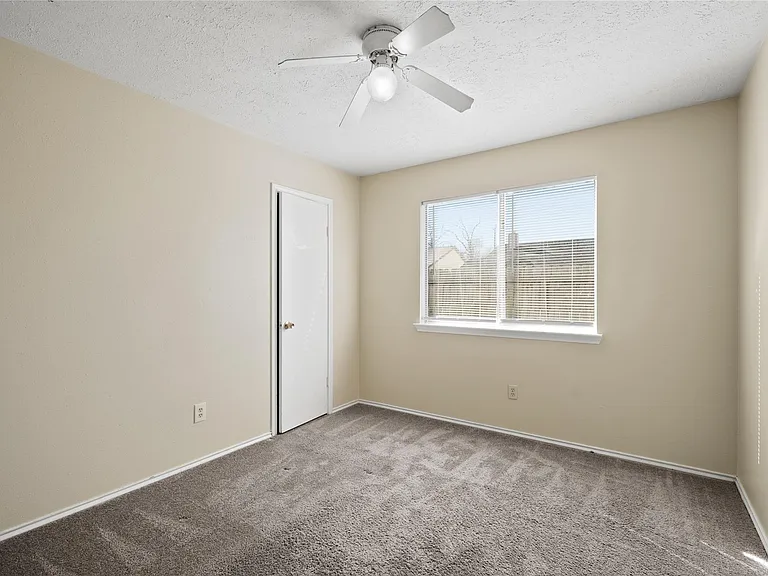 1430 Bentwood Dr — Photo 11
