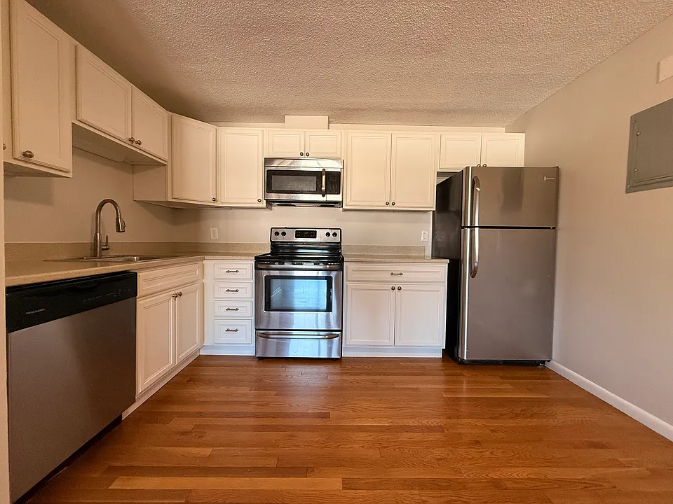 60 Mill St #21