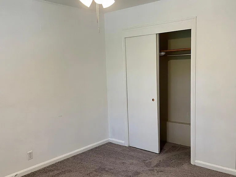 530 Blake Ave SE — Photo 9