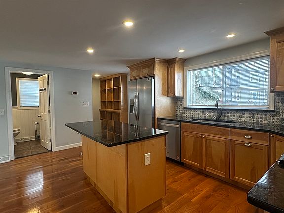 5th image of 68 Cullinane Dr