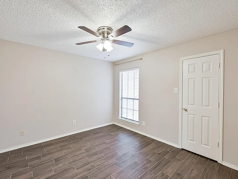 2306 Lovell Ct — Photo 25