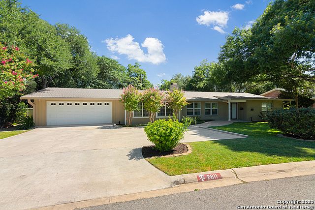 1st image of 2911 Woodcrest Dr