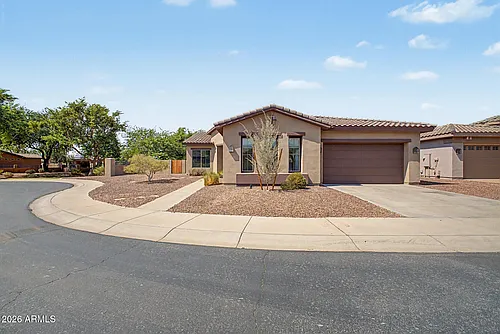 1902 E Desert Ln Photo 1