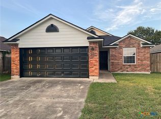210 Yellowstone Dr, Victoria, TX 77904