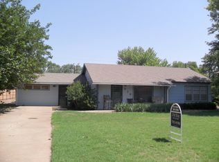 816 W Mississippi St, Floydada, TX 79235