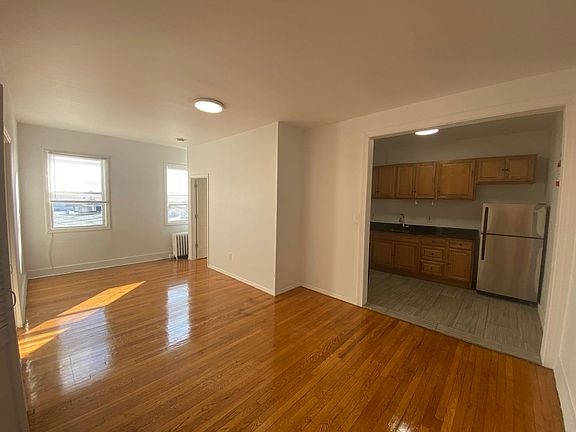 5th image of 206-210 2nd Ave #9