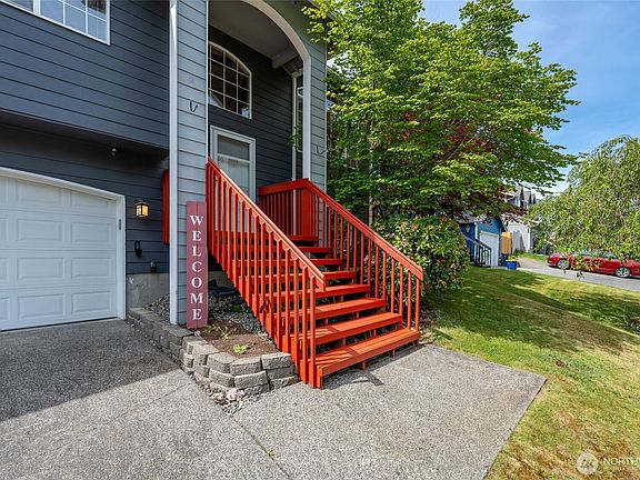 2nd image of 3208 Lake Drive