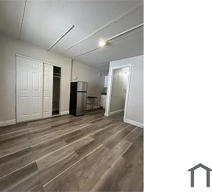 Studio, 250 sqft, $1,150 — Photo 2