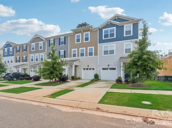 1134 Keydet Dr, Charlotte, NC 28216