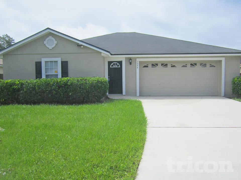 7644 Arancio Dr