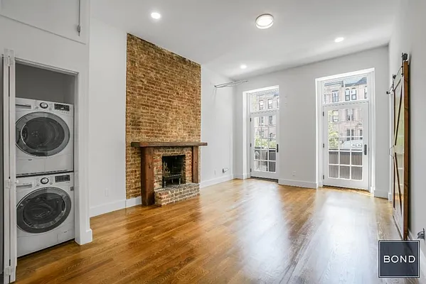 Rented by Bond New York | media 22