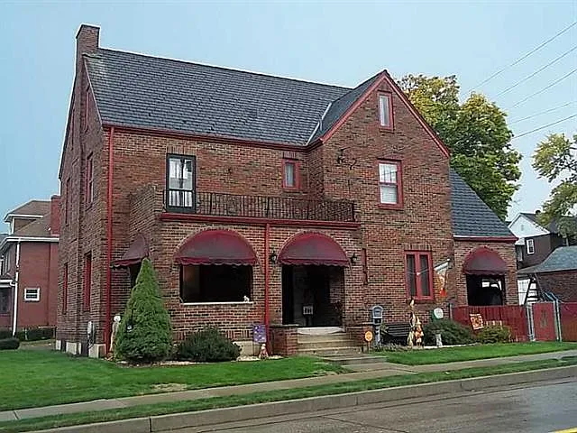 435 N 6th St photo 1