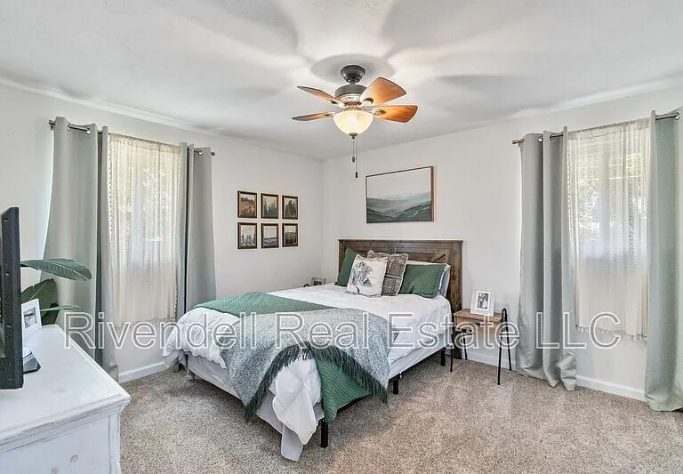 5766 W Elmhurst Dr — Photo 7