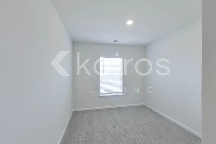 2401 Banyon Cir — Photo 14