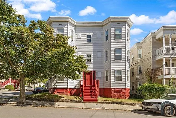 55 Rock Ave #4