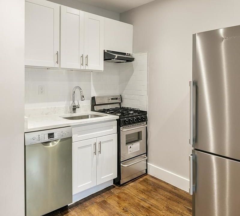 1st image of 456 W 22nd St #4C1