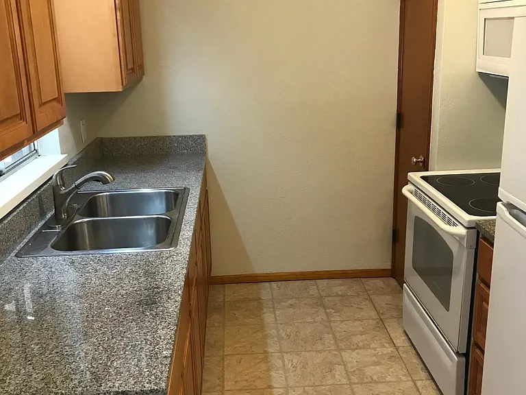 816 Broad Blvd — Photo 6