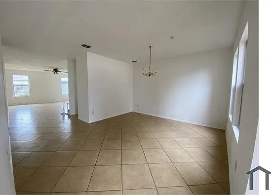 5 bed, 2000 sqft, $4,250 — Photo 2
