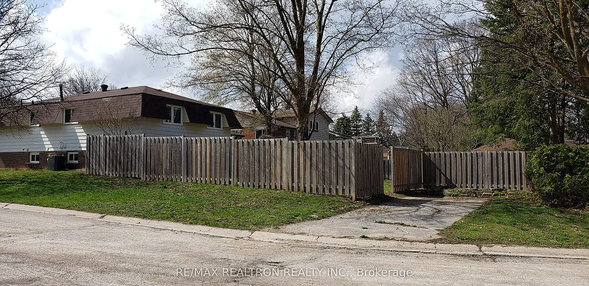 Building Photo - 13 Springdale Dr #LOWER
