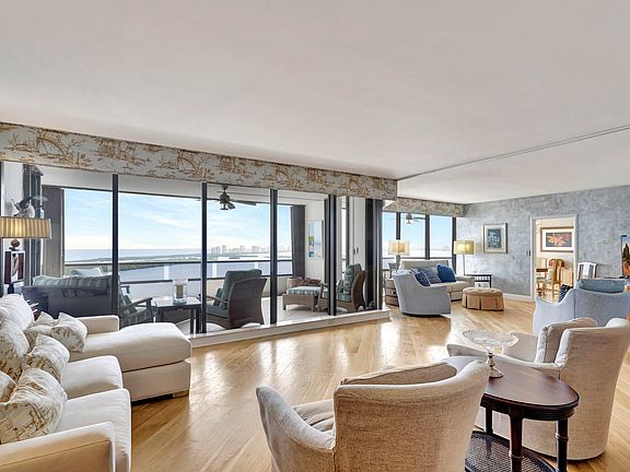 3rd image of 100 Lakeshore Drive #2157