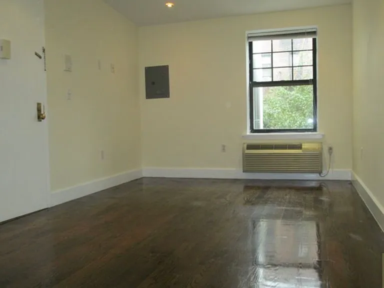 306 W 22nd St #4B — Photo 1
