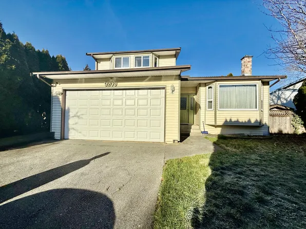 9209 213th St, Langley, BC V1M 1L2