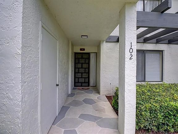 2nd image of 5560 Fairway Park Dr APT 102