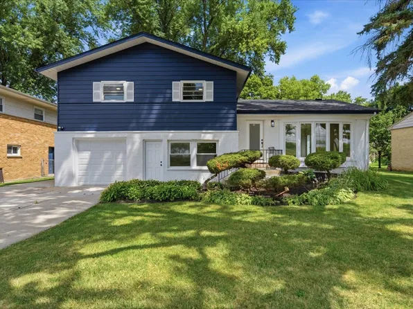 10 Linden Ave, Buffalo Grove, IL 60089