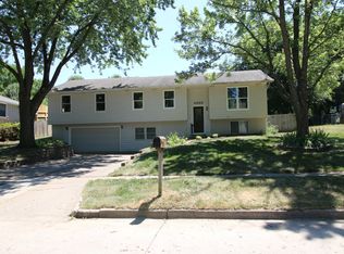 4300 Parklawn Dr, Des Moines, IA 50321