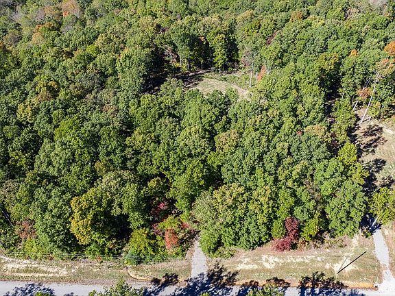 2nd image of 634 Cumberland Cove Rd