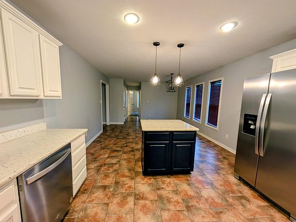 2nd image of 50 Rebecca Ln
