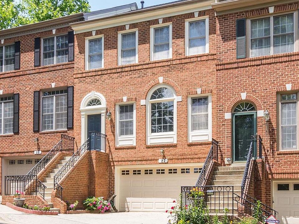 1st image of 27 Crofton Hill Ct