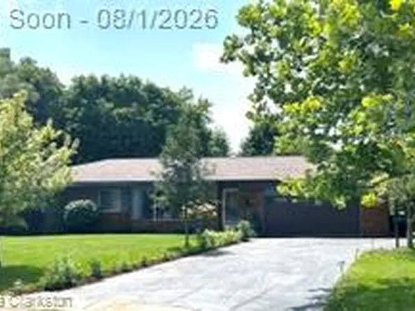 5029 Bronco Dr, Clarkston, MI 48346
