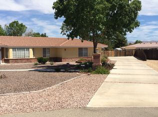 13807 Santee Rd, Apple Valley, CA 92307